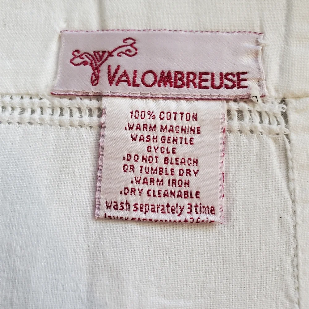 Vintage Colorful Embroidered Parrot Design Vintage Linen - Picture 4 of 4